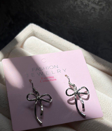 گوشواره زنانه پاپیون